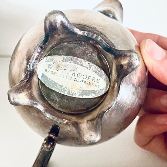 Vintage VTG Wm. A. Rogers Oneida Limited Silver Plated Creamer with Feet - Picture 4 of 4